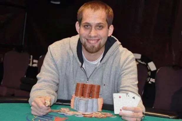 德州扑克0门槛注册:詹姆斯·柯克在哈拉兹图尼卡WSOPC赛事中夺冠