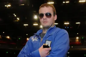 كيرت جويل يفوز ببطولة WSOP Circuit ويحصد لقبه الأول وجائزة ضخمة