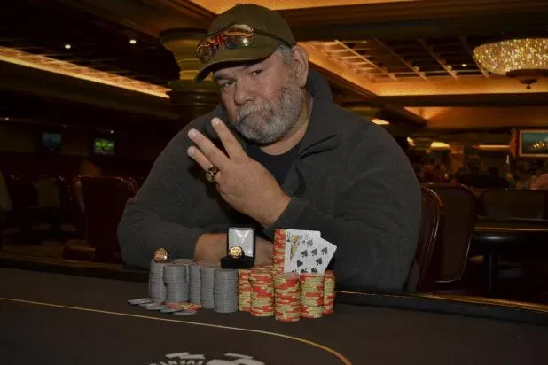 德州扑克App下载:WSOP巡回赛：罗伯特·卡斯托伊尔夺冠，飞马惜败